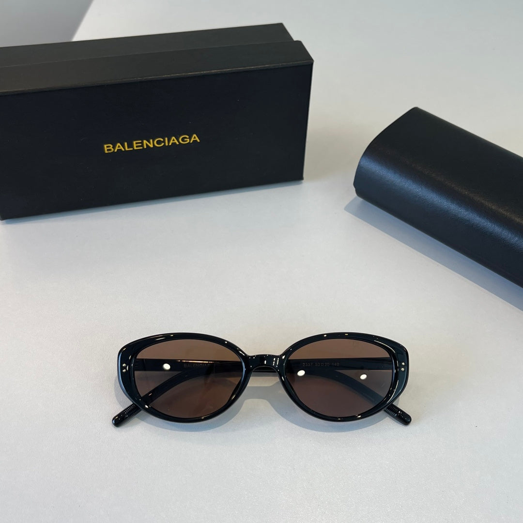 Balenciaga Rectangular Silver Lens Sunglasses for Men & Women - 382908 - detail image 4