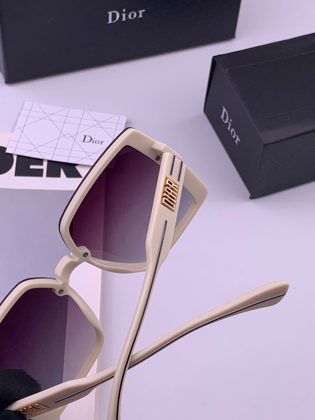 Dior D5290 Polarized Square Black Lens Sunglasses for Men & Women - 371897 - detail image 5