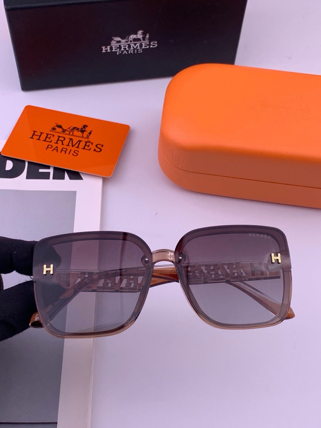 Hermès H7993 Square Gold Lens Sunglasses for Men & Women - 372639