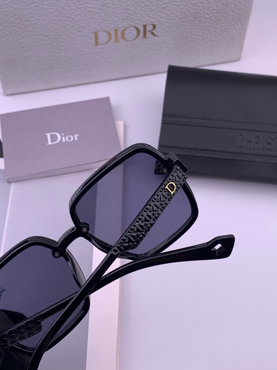 Dior D47002 Fashion Blue Lens Sunglasses for Men & Women - 371962 - detail image 4