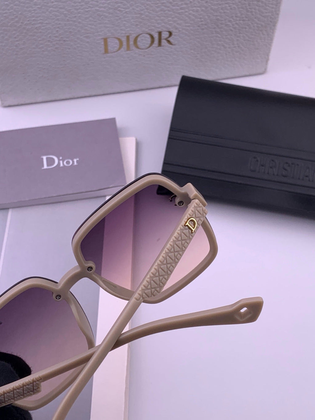 Dior D47002 Fashion Purple Lens Sunglasses for Men & Women - 371963 - detail image 4