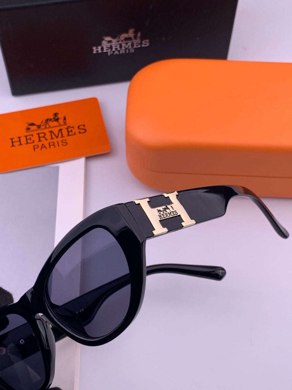 Hermès H37005 Square Black Lens Sunglasses for Men & Women - 372648