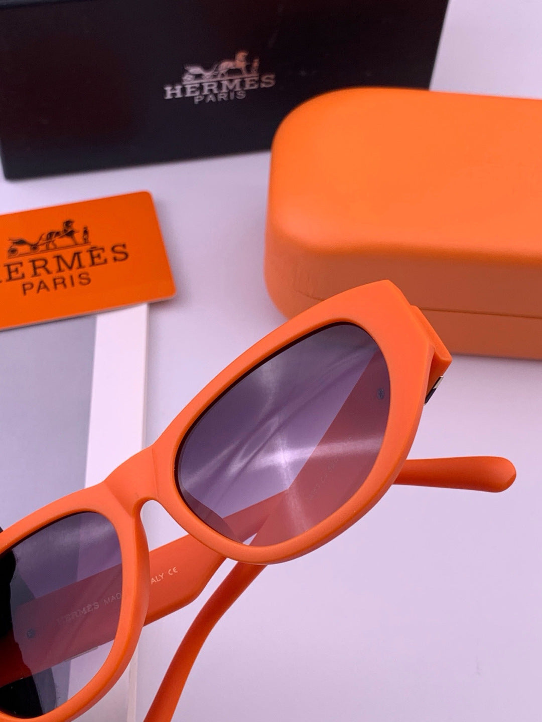 Hermès H37005 Square Red Lens Sunglasses for Men & Women - 372649 - detail image 5