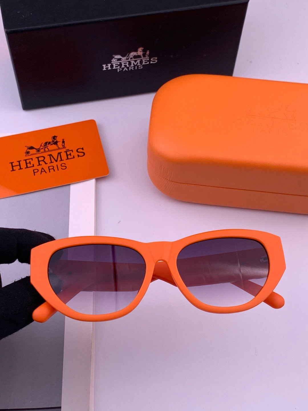 Hermès H37005 Square Red Lens Sunglasses for Men & Women - 372649
