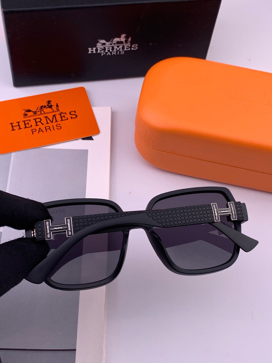 Hermès H8303 Square Black Lens Sunglasses for Men & Women - 372645 - detail image 4