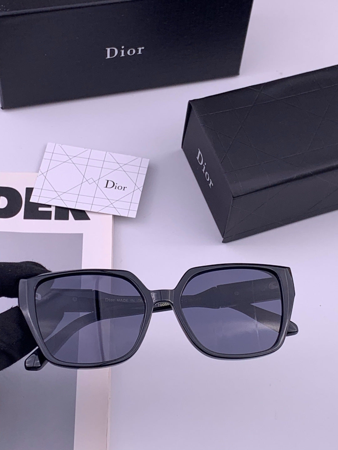 Dior D67706 Fashion Gold Lens Sunglasses for Men & Women - 371946