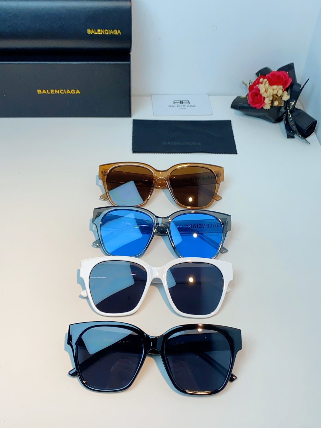 Balenciaga Cat-Eye Gray Lens Sunglasses for Men & Women - detail image 13