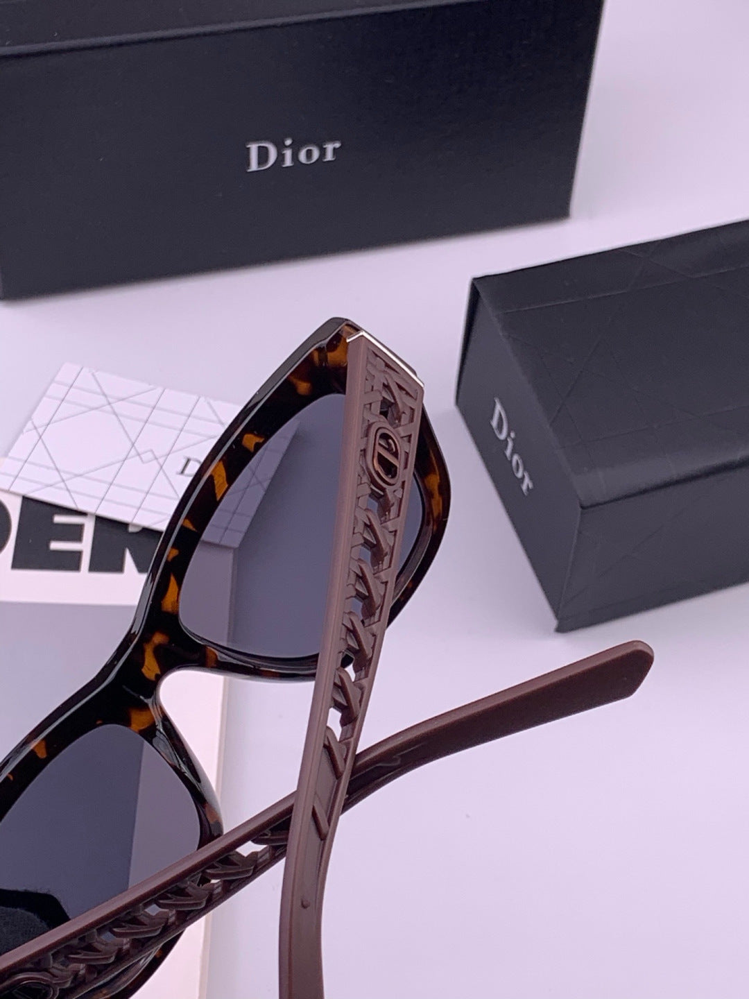 Dior D7911 Polarized Square Black Lens Sunglasses for Men & Women - 382451 - detail image 5