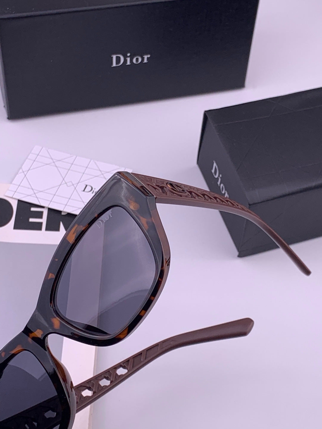 Dior D7911 Polarized Square Black Lens Sunglasses for Men & Women - 382451 - detail image 2