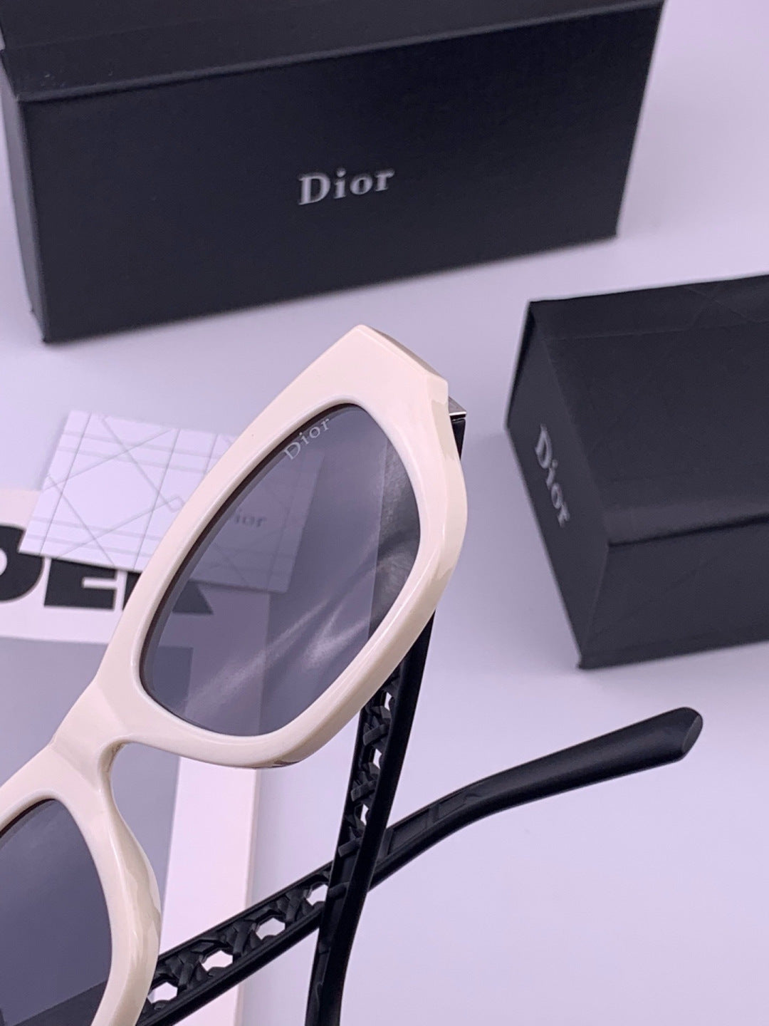 Dior D7911 Polarized Square Blue Lens Sunglasses for Men & Women - 382452 - detail image 7