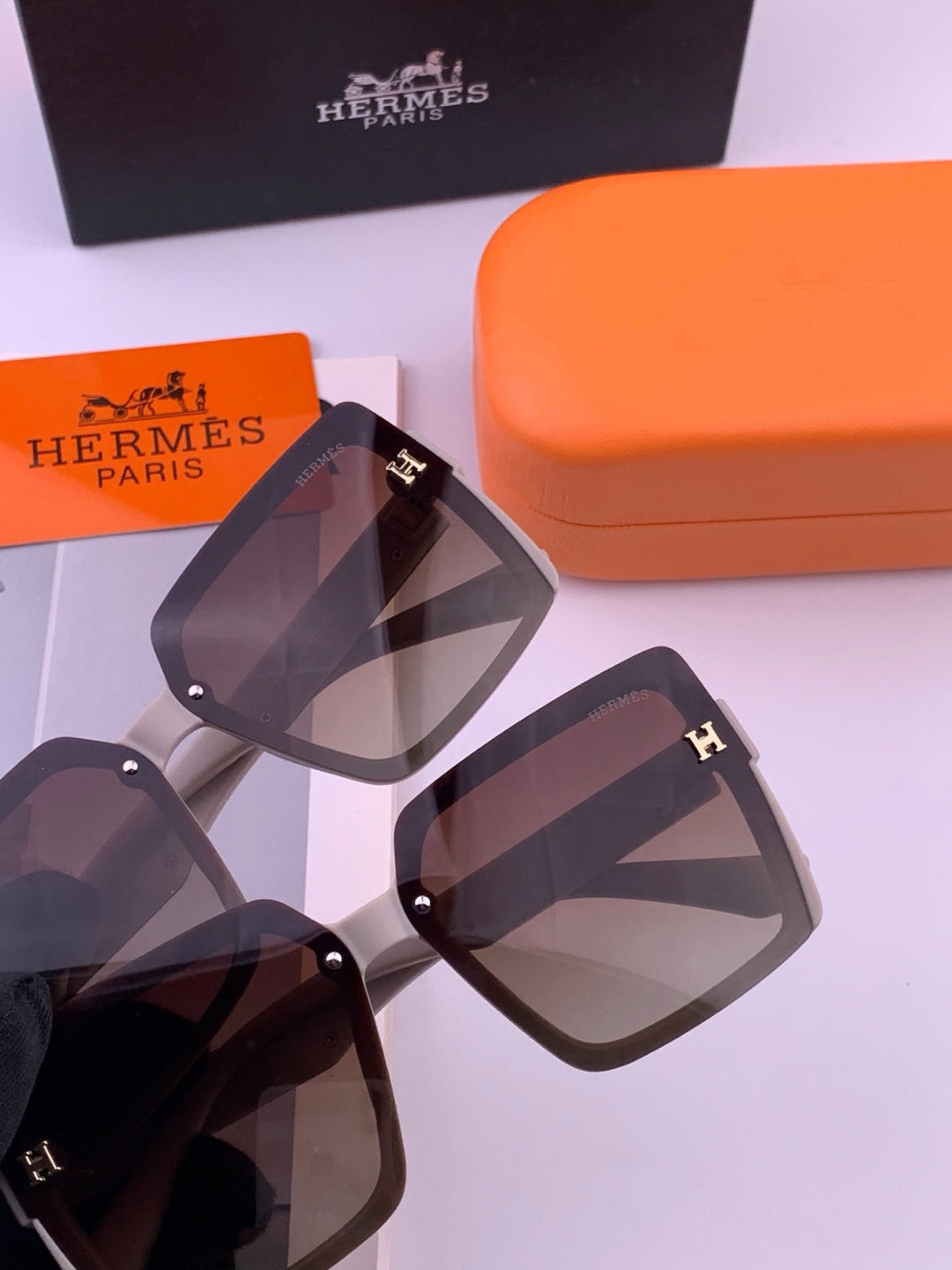 Hermès H1605 Square Black Lens Sunglasses for Men & Women - 399429 - detail image 4