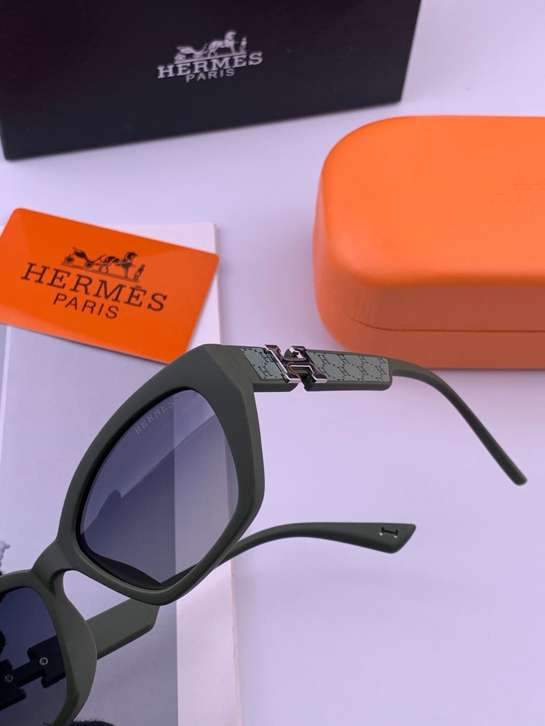 Hermès H3511 Polarized Square Black Lens Sunglasses for Men & Women - 399430 - detail image 2