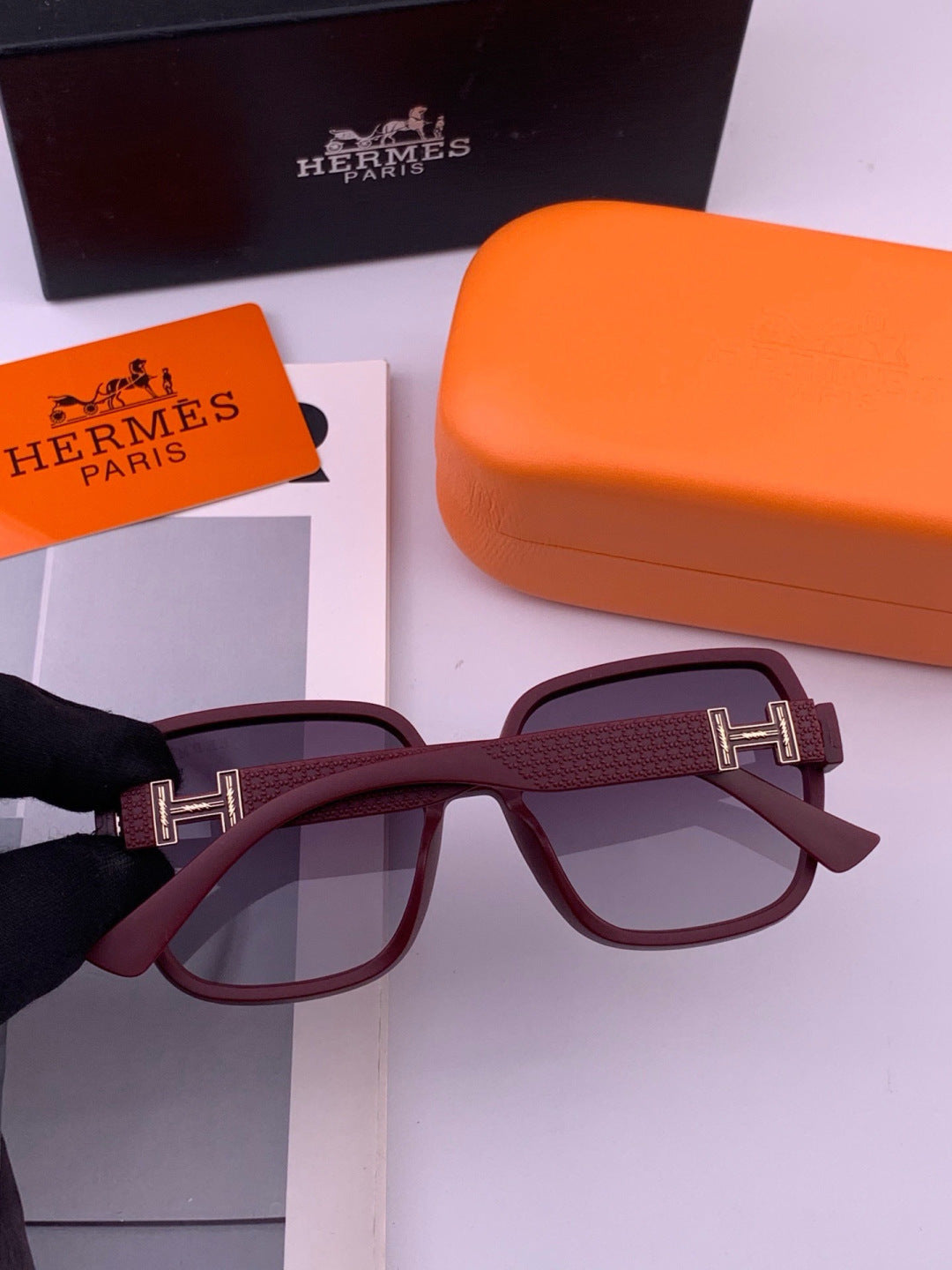 Hermès H8303 Square Black Lens Sunglasses for Men & Women - 399456 - detail image 3
