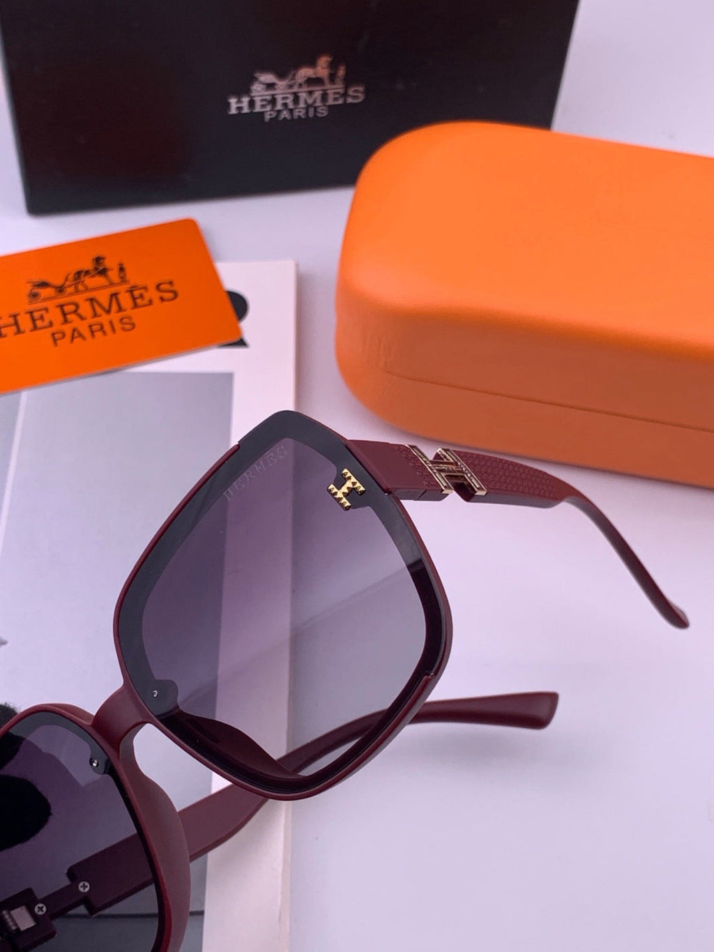 Hermès H8303 Square Black Lens Sunglasses for Men & Women - 399456 - detail image 2