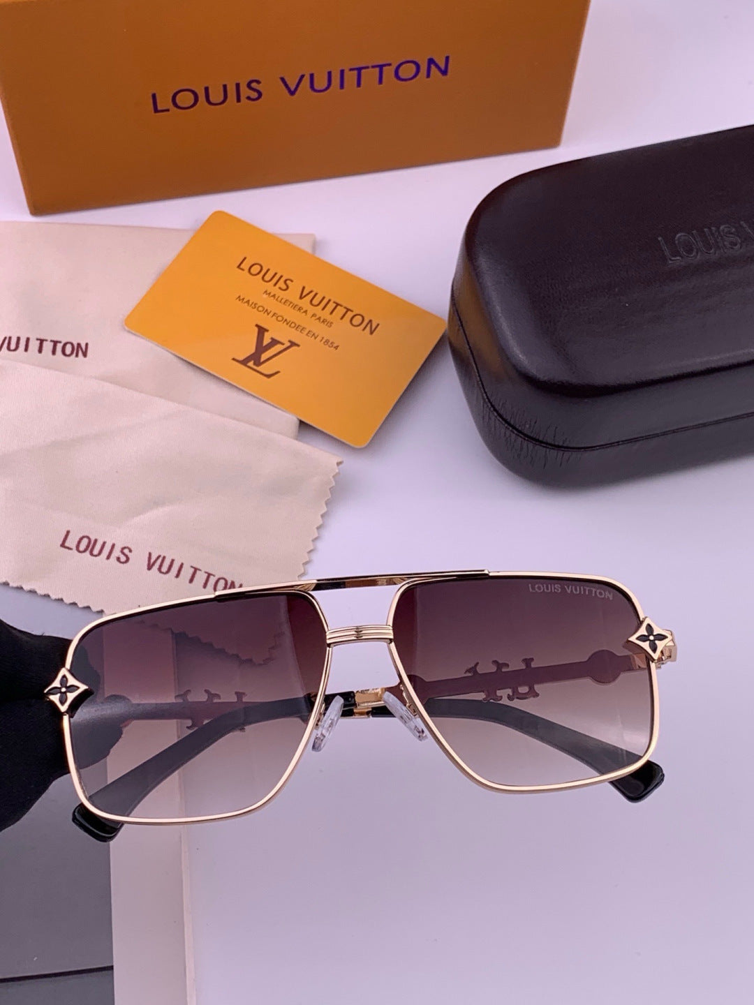 Louis Vuitton L11757 Aviator Black Lens Sunglasses for Men & Women - 431200 - detail image 3
