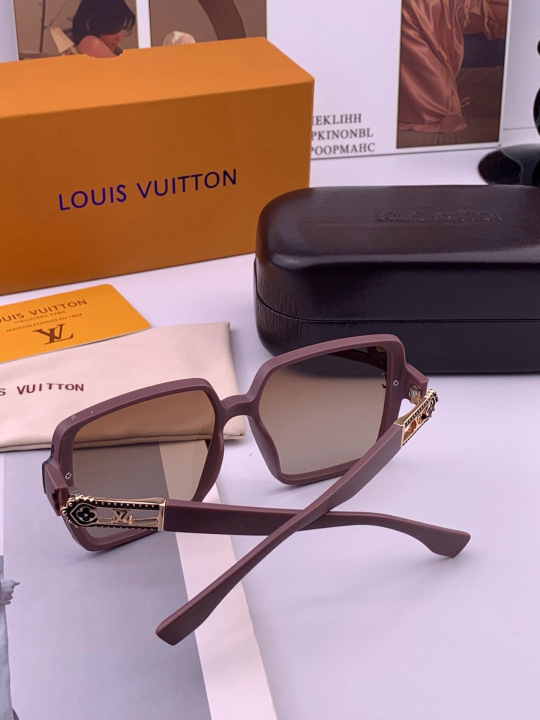 Louis Vuitton L77004 Oversized Purple Lens Sunglasses for Men & Women - 448492 - detail image 6