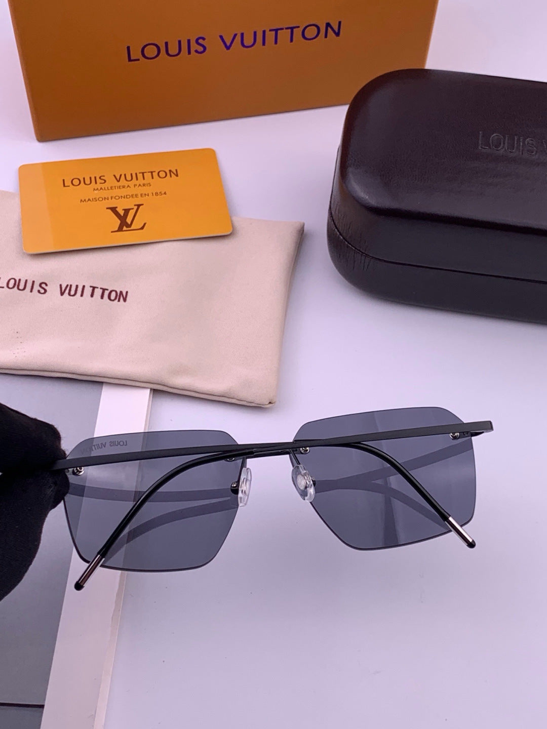 Louis Vuitton L2253 Polarized Aviator Blue Lens Sunglasses for Men - 464743 - detail image 7