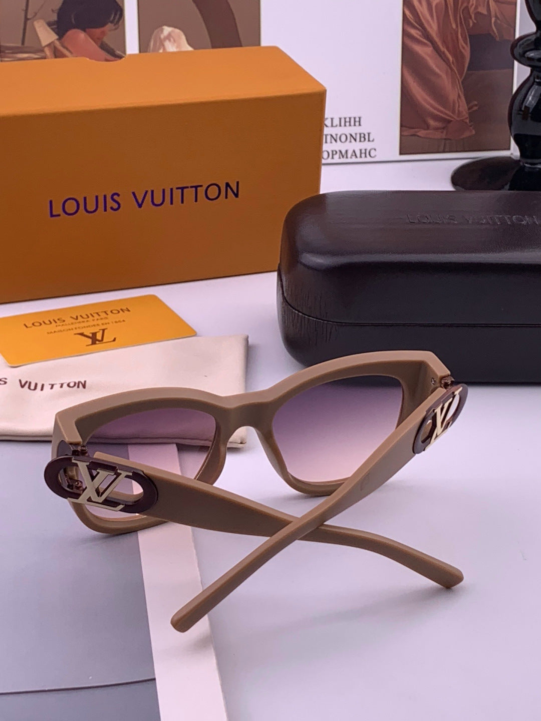 Louis Vuitton L07002 Square Purple Lens Sunglasses for Women - 464708 - detail image 7
