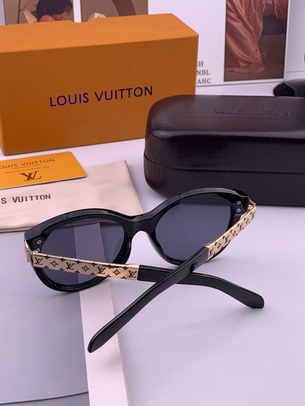 Louis Vuitton L87000 Oversized Black Lens Sunglasses for Men & Women - 493205 - detail image 7