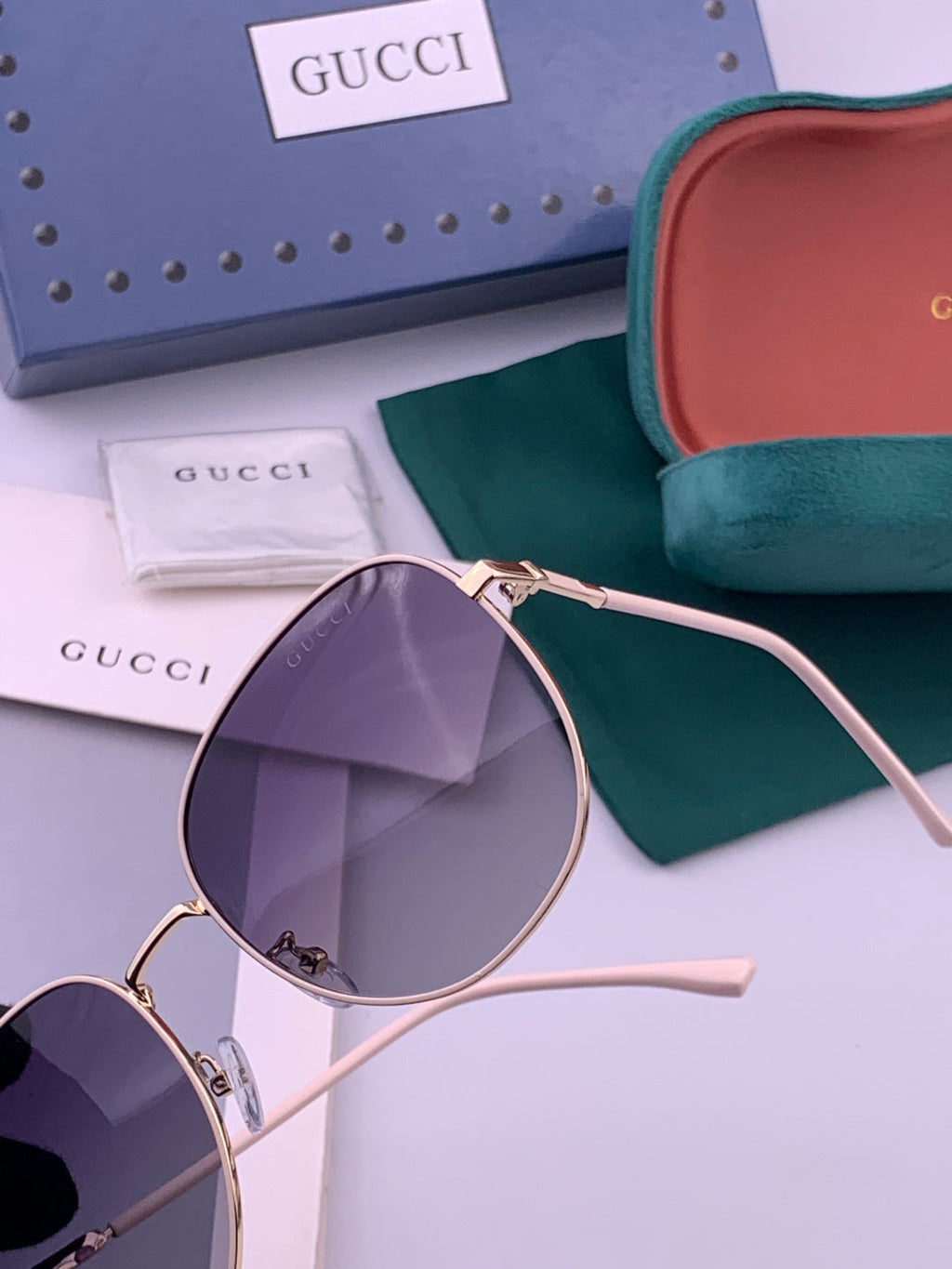 Gucci G5822 Polarized Oversized Gold Lens Sunglasses for Men & Women - 493316 - detail image 3