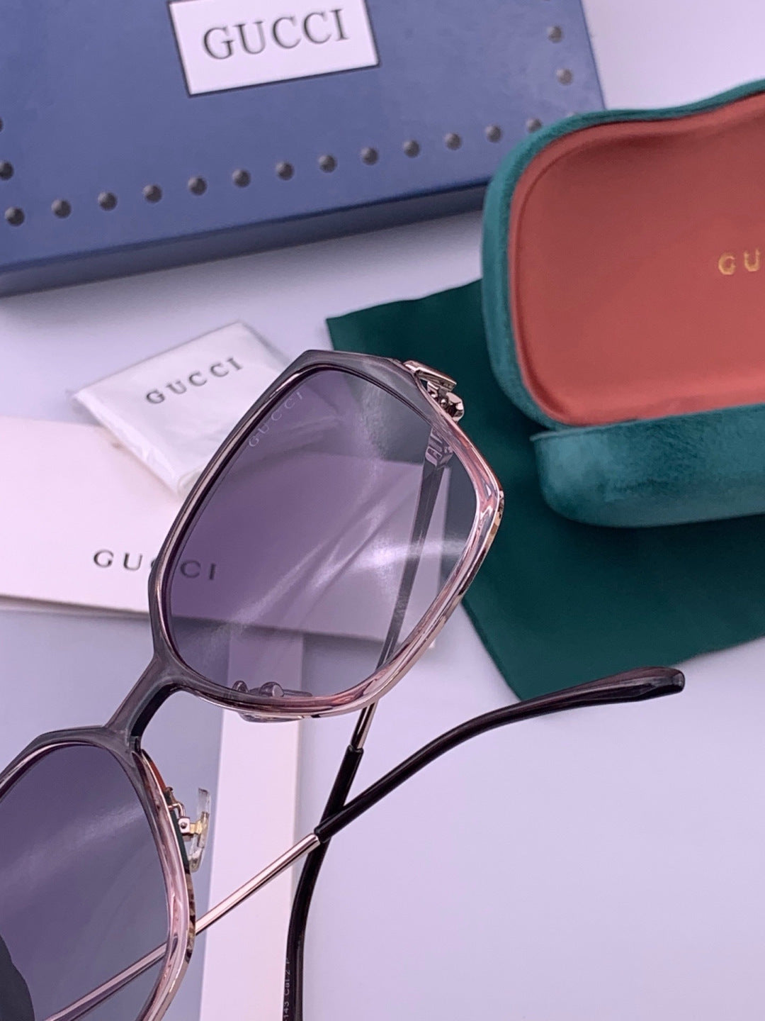 Gucci G6640 Polarized Round Red Lens Sunglasses for Women - detail image 4