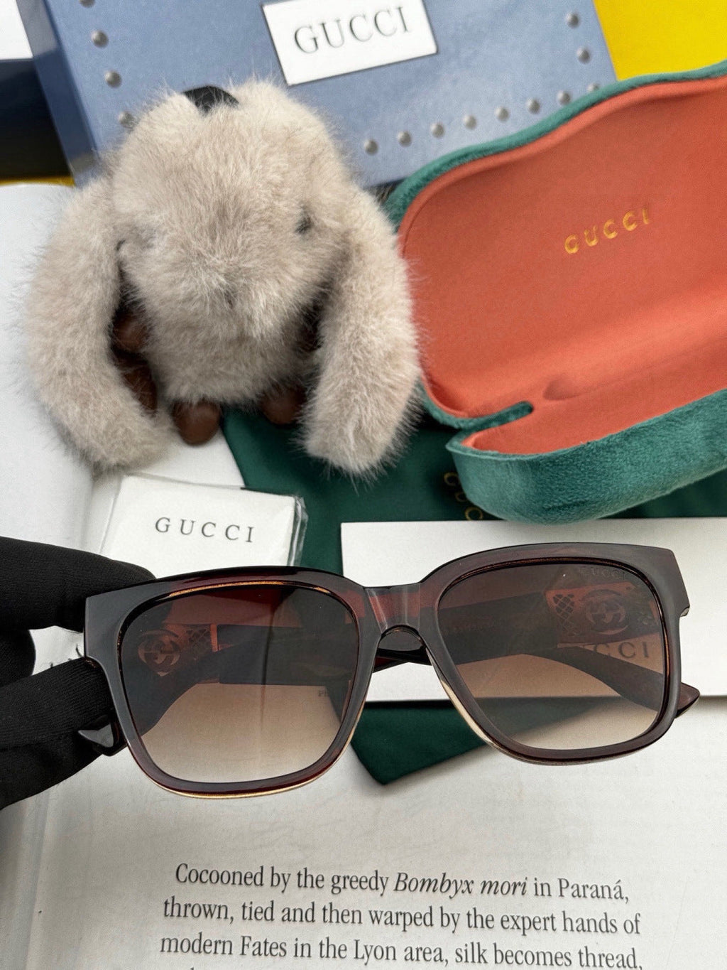 Gucci G35804 Square Gold Lens Sunglasses for Men & Women - detail image 2
