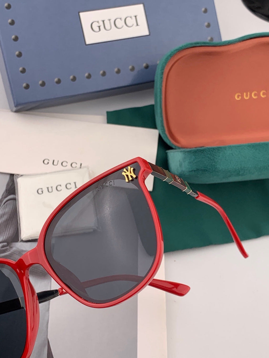 Gucci G15501 Polarized Round Gold Lens Sunglasses for Men & Women - detail image 2