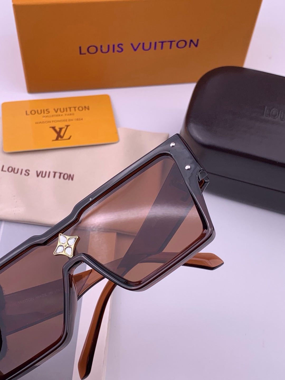 Louis Vuitton L7600 Square Black Lens Sunglasses for Women - 486173 - detail image 4