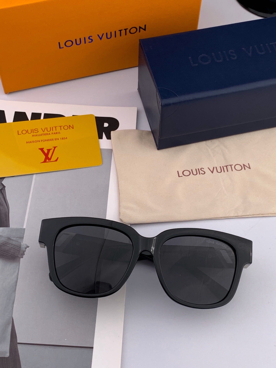 Louis Vuitton L3992 Polarized Square Brown Lens Sunglasses for Men & Women - detail image 2