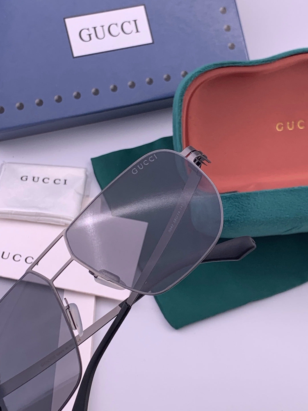 Gucci G2504 Fashion Black Lens Sunglasses for Men & Women - detail image 5