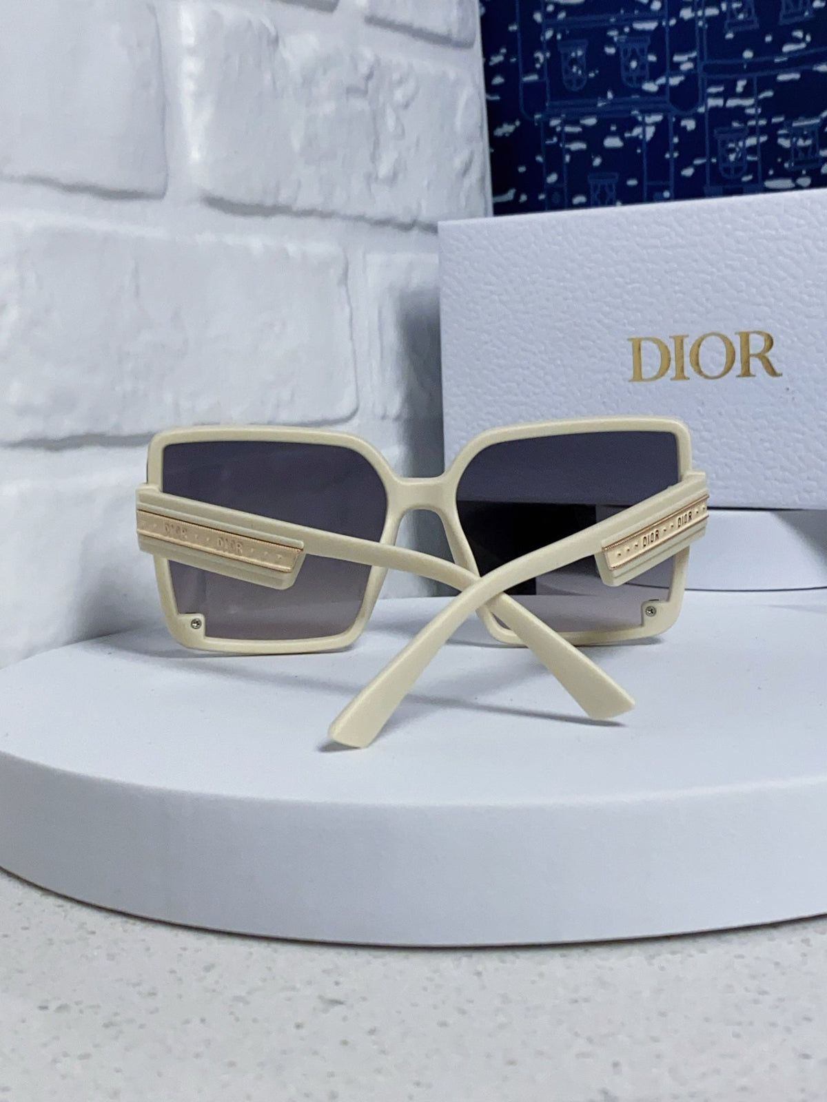 Dior Polarized Fashion Gray Lens Sunglasses for Women - 997974 - detail image 3