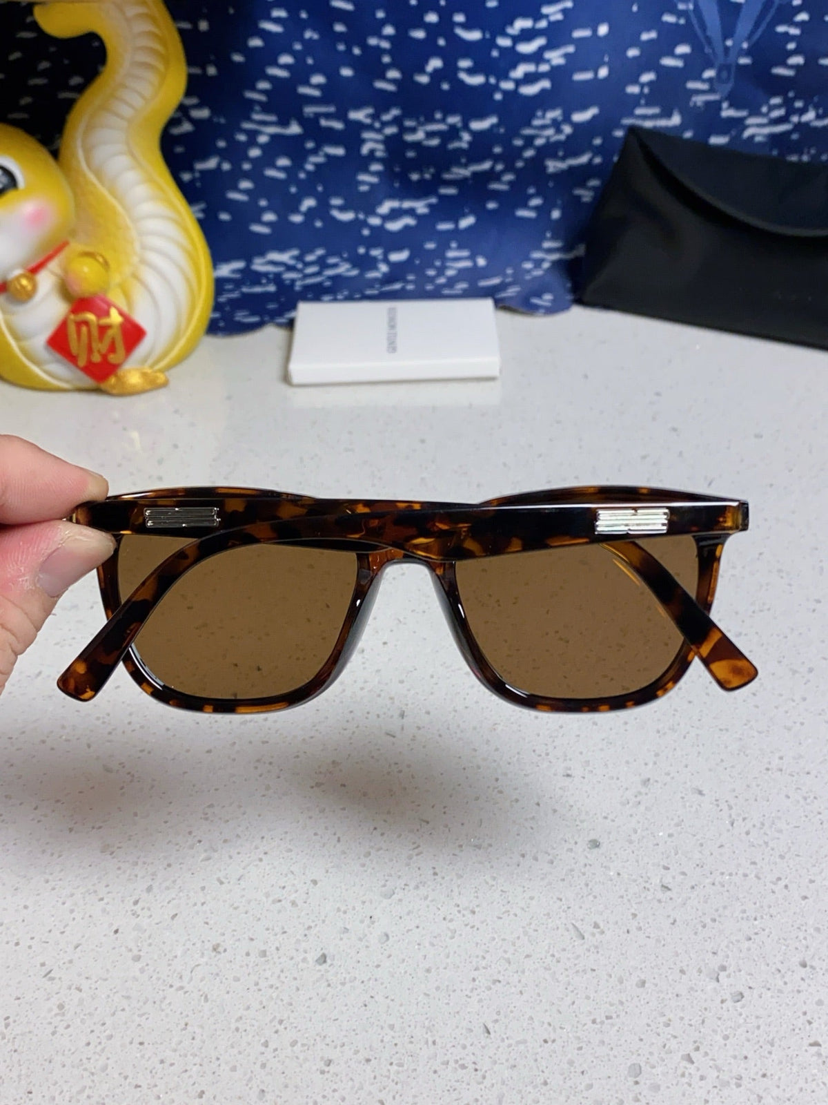 Gentle Monster HEIZER Square Brown Lens Sunglasses for Men & Women - 488003 - detail image 5