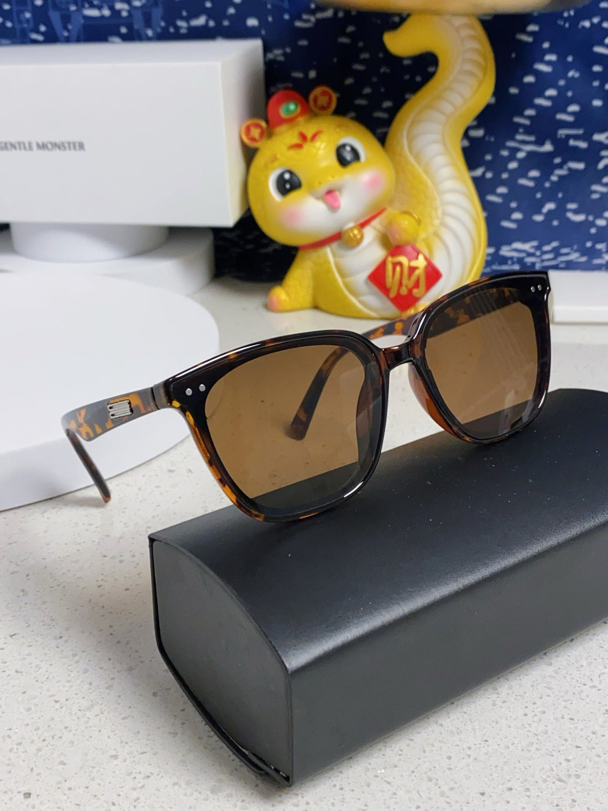 Gentle Monster HEIZER Square Brown Lens Sunglasses for Men & Women - 488003 - detail image 10