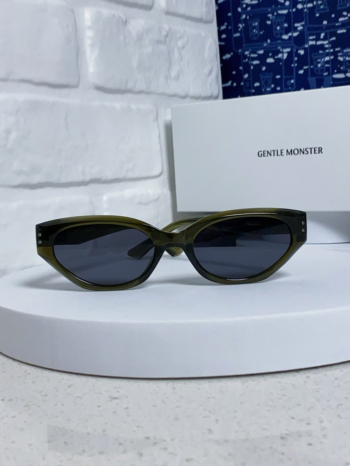 Gentle Monster ROCOCO Cat-Eye Blue Lens Sunglasses for Men & Women - detail image 2