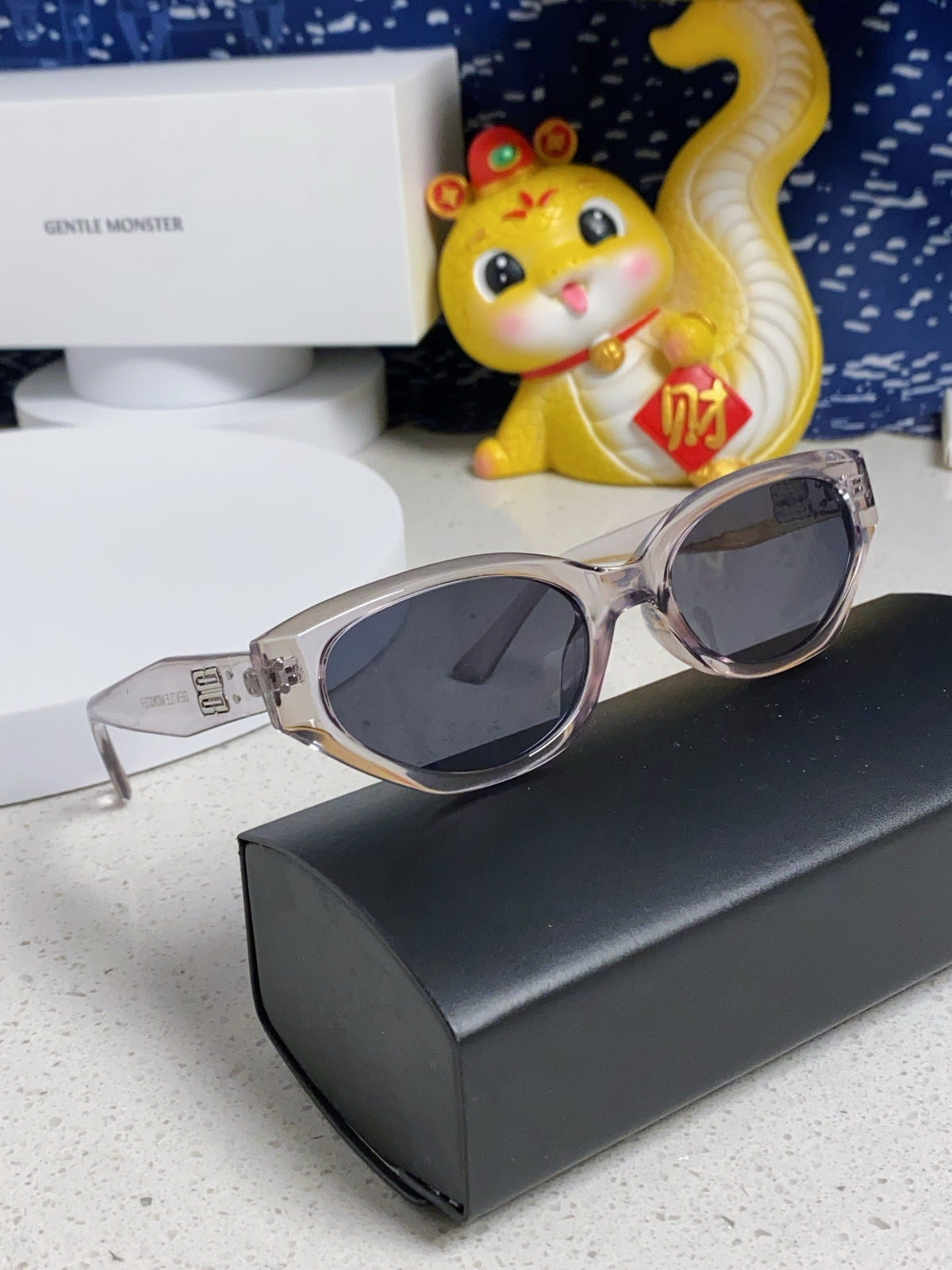 Gentle Monster ROCOCO Cat-Eye Silver Lens Sunglasses for Men & Women - 432928 - detail image 10