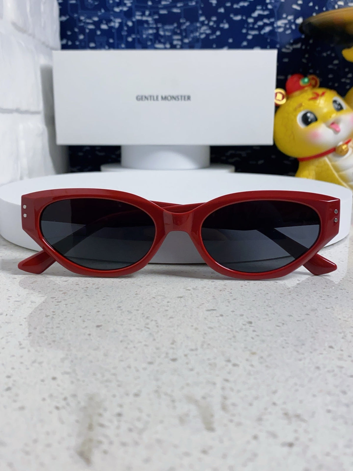 Gentle Monster ROCOCO Cat-Eye Red Lens Sunglasses for Men & Women - detail image 9