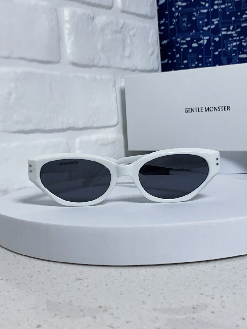 Gentle Monster ROCOCO Cat-Eye Gray Lens Sunglasses for Men & Women - 432930 - detail image 2