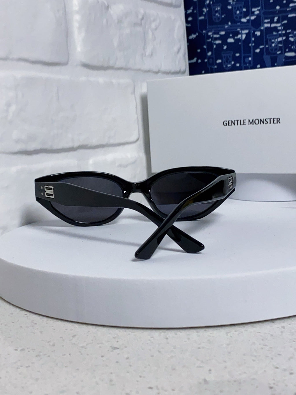 Gentle Monster ROCOCO Cat-Eye Black Lens Sunglasses for Men & Women - 432931 - detail image 3