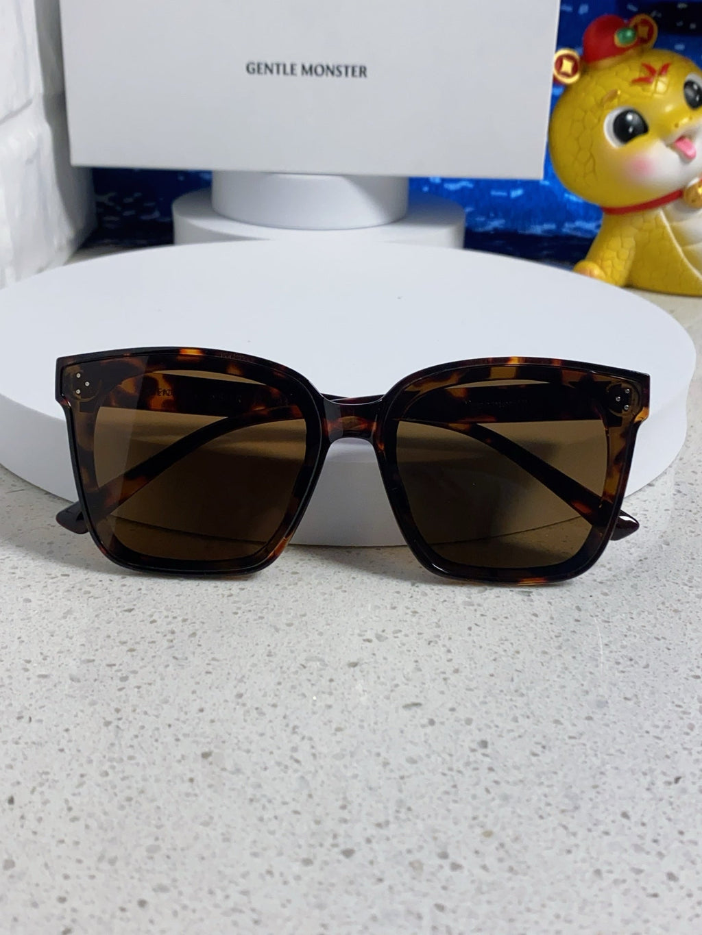 Gentle Monster DREAMER17 Oversized Brown Lens Sunglasses for Men & Women - detail image 10