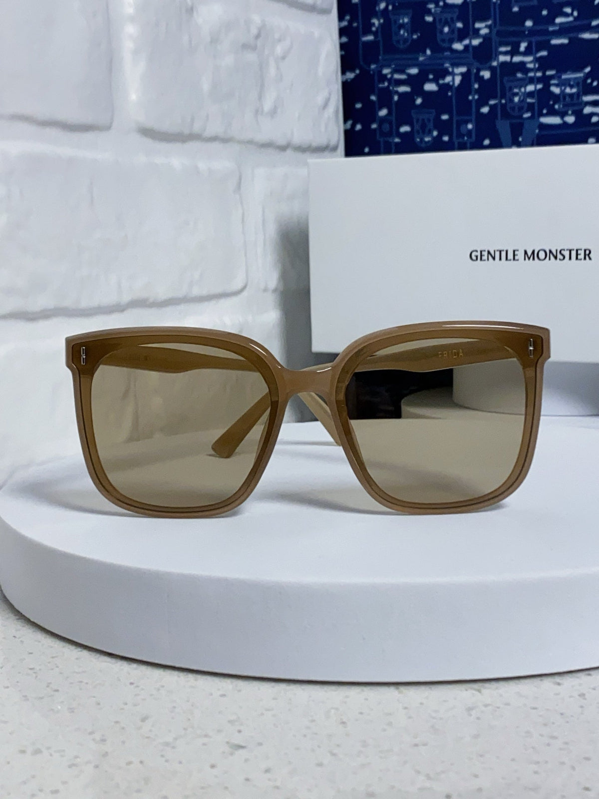 Gentle Monster FIRDA Oversized Gray Lens Sunglasses for Women - 867263 - detail image 2