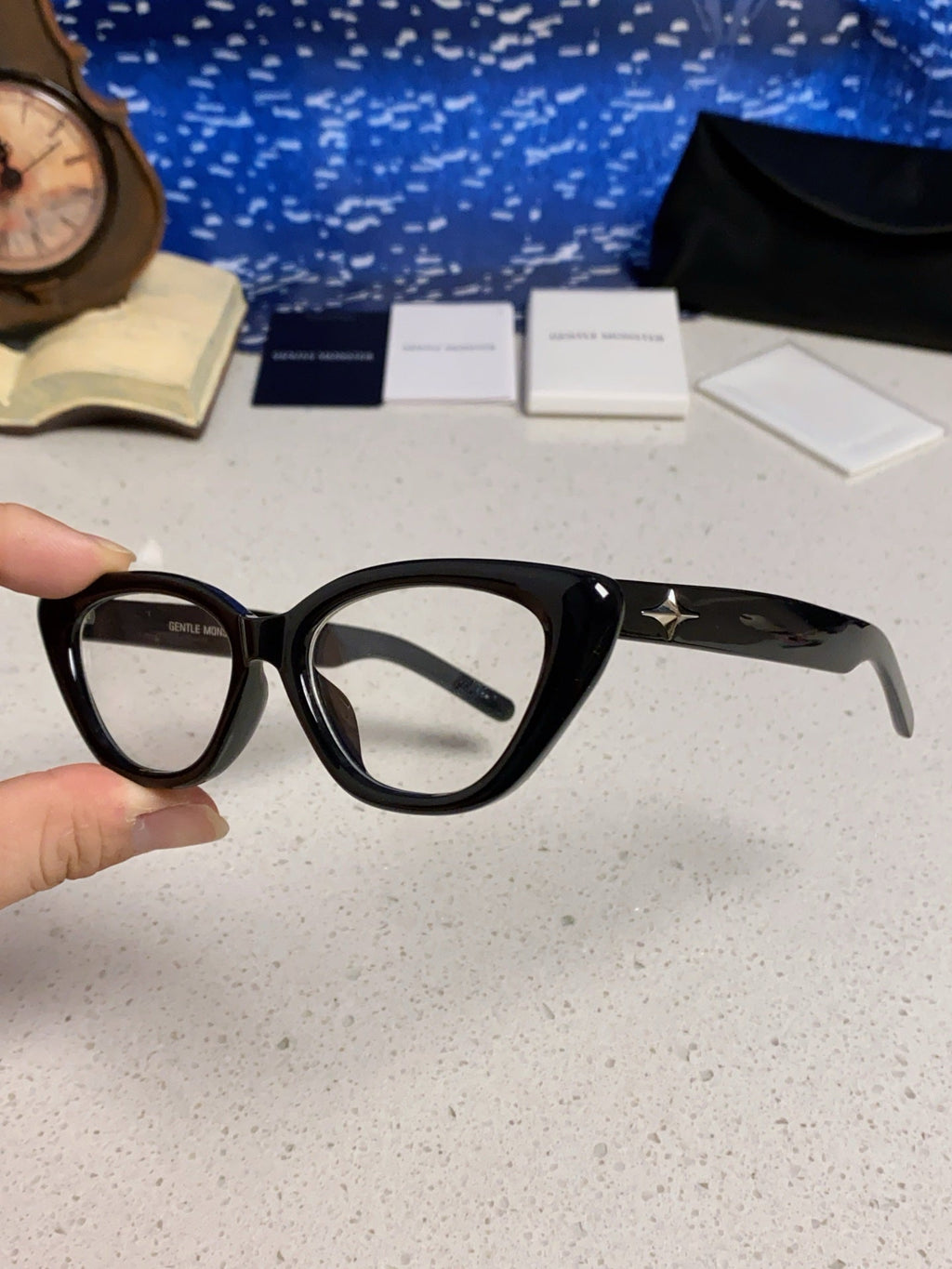 Gentle Monster SIUND Cat-Eye Silver Lens Sunglasses for Men & Women - 449996 - detail image 6