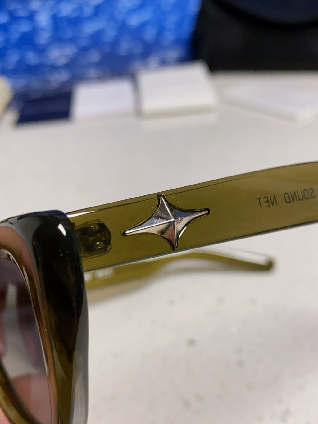 Gentle Monster SIUND Cat-Eye Black Lens Sunglasses for Men & Women - detail image 7