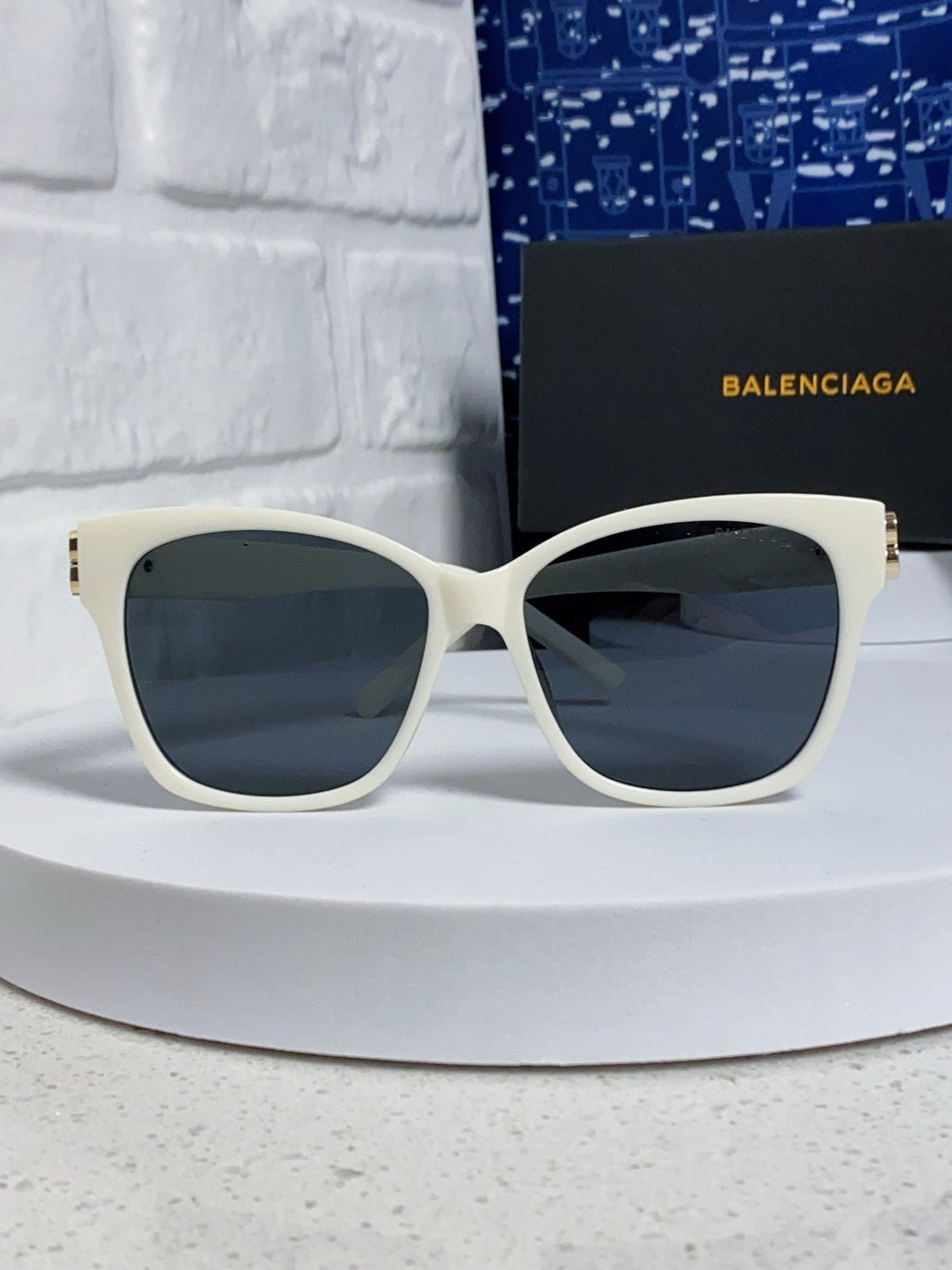 Balenciaga BB0102SA Fashion Blue Lens Sunglasses for Men & Women - detail image 2