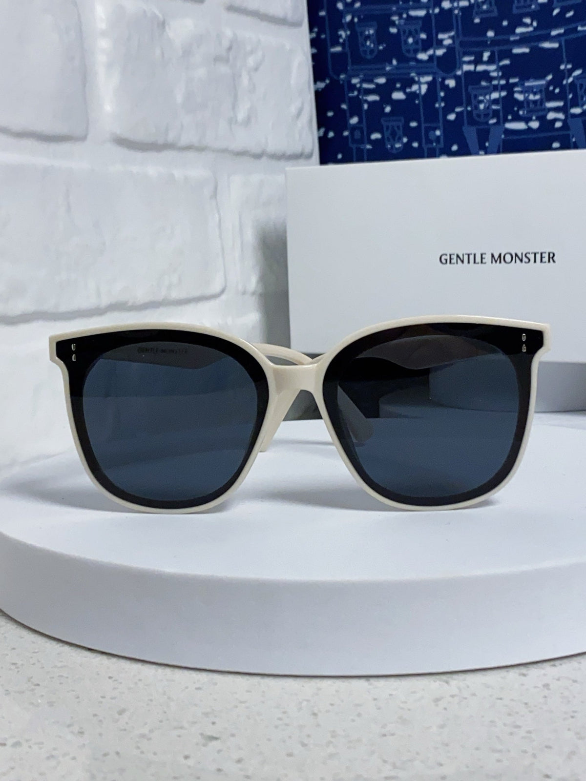 Gentle Monster ROSY Square Blue Lens Sunglasses for Men & Women - detail image 2