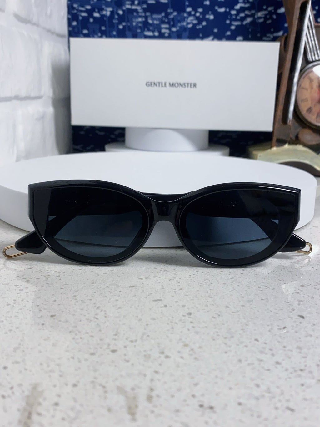 Gentle Monster GW003 Cat-Eye Black Lens Sunglasses for Men & Women - detail image 8