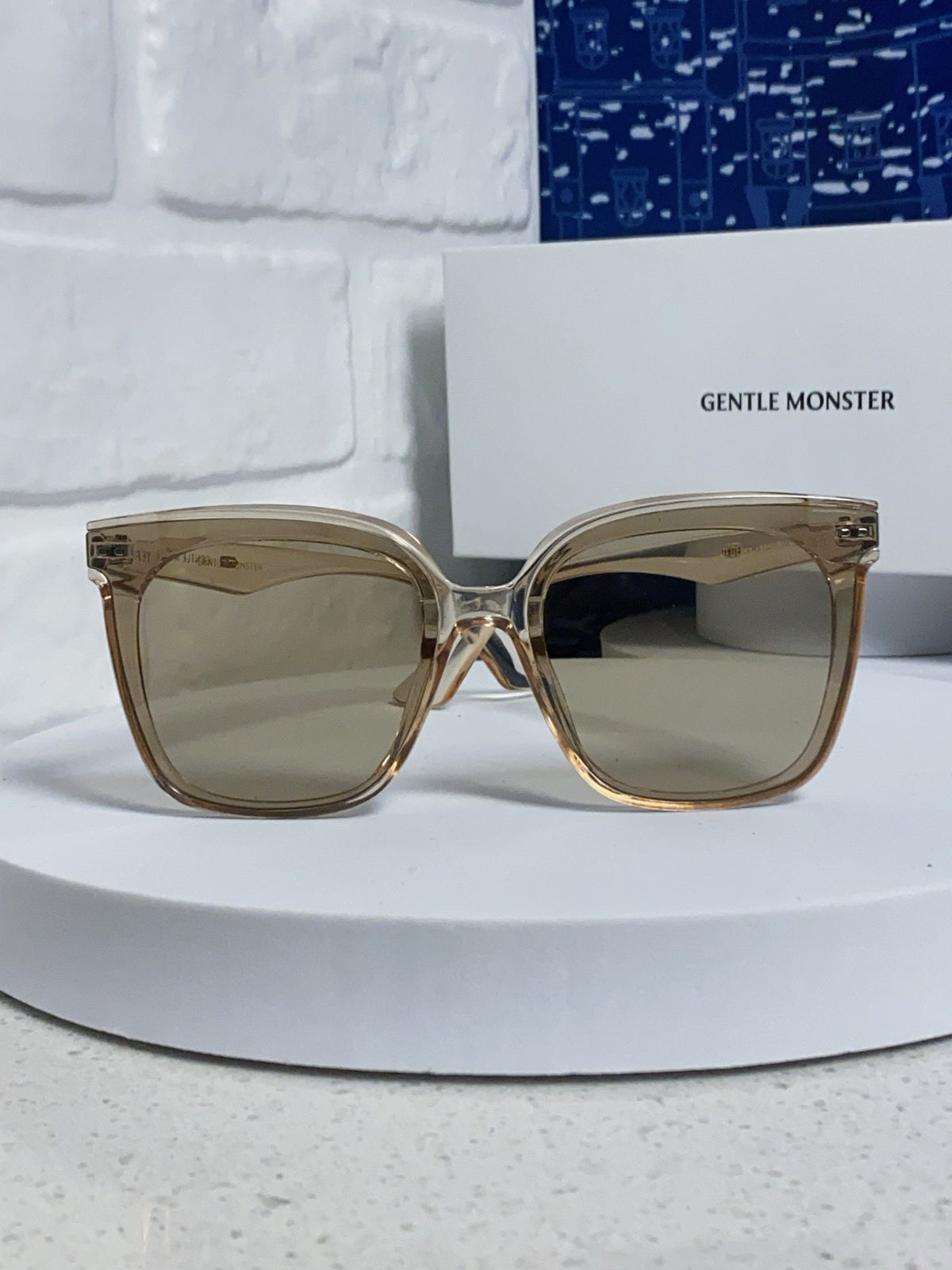 Gentle Monster LOCELL Polarized Oversized Gray Lens Sunglasses for Men & Women - detail image 2