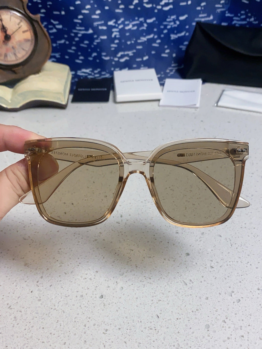 Gentle Monster LOCELL Polarized Oversized Gray Lens Sunglasses for Men & Women - detail image 4