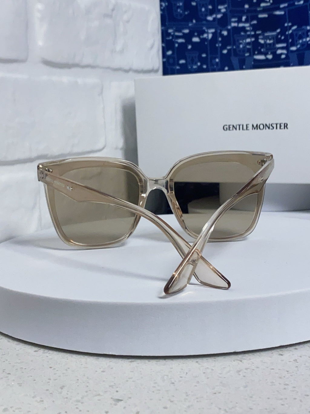 Gentle Monster LOCELL Polarized Oversized Gray Lens Sunglasses for Men & Women - detail image 3