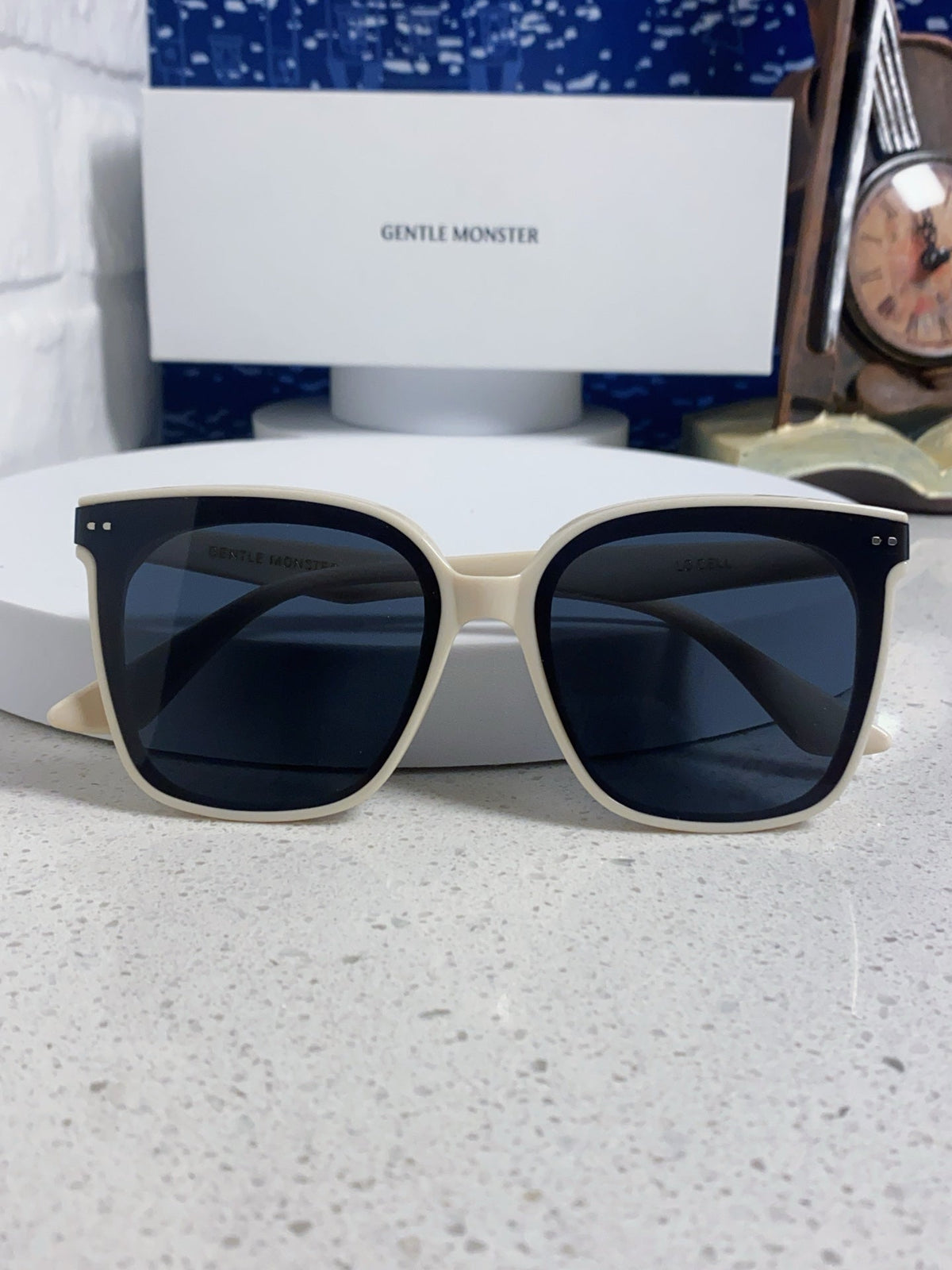 Gentle Monster LOCELL Polarized Oversized Black Lens Sunglasses - 449987 - detail image 9