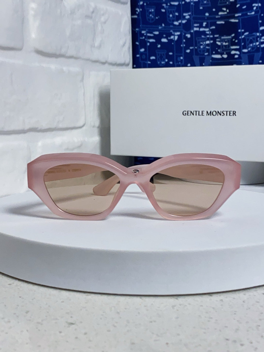 Gentle Monster Fashion Red Lens Sunglasses for Men & Women - detail image 2